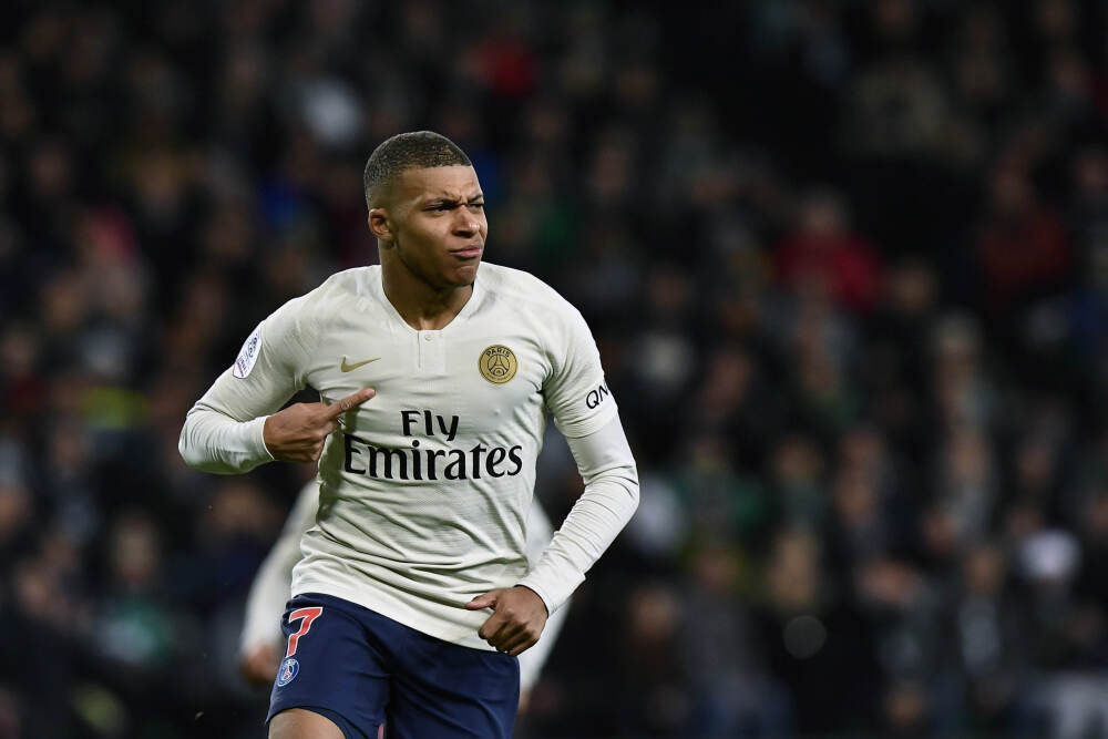 美军重兵“合围”！伊朗两大帮手将开火反击，哈梅内伊如何抉择？